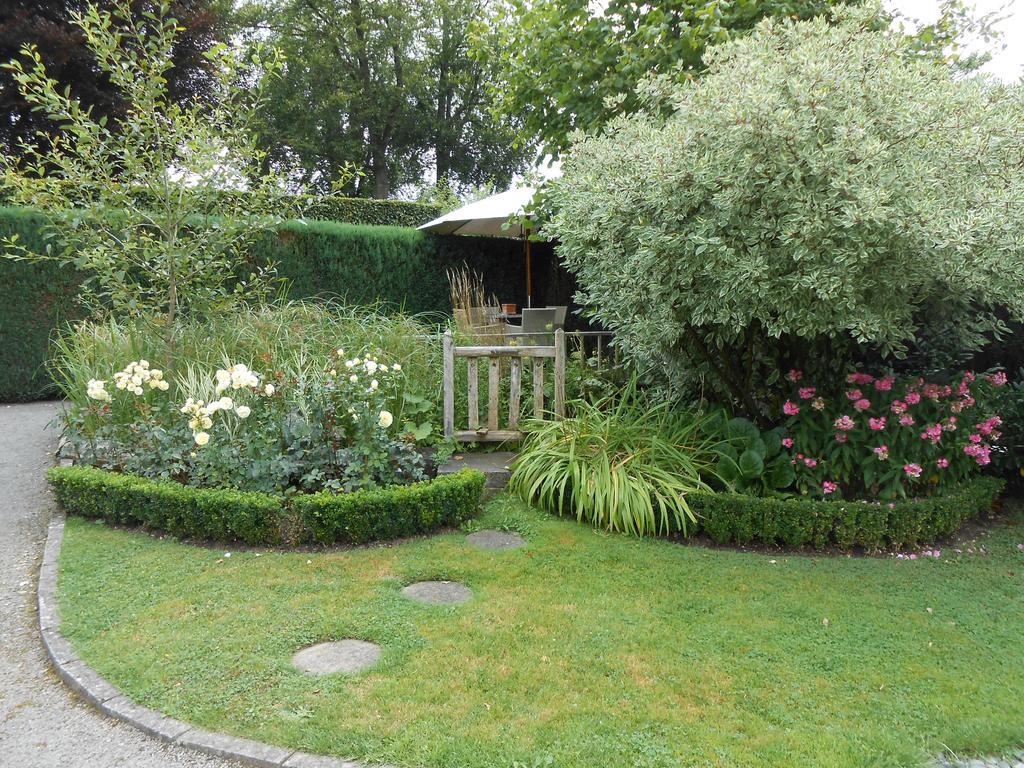 Le Bien-Aller Des Perets Hotell Saint-Hubert Exteriör bild