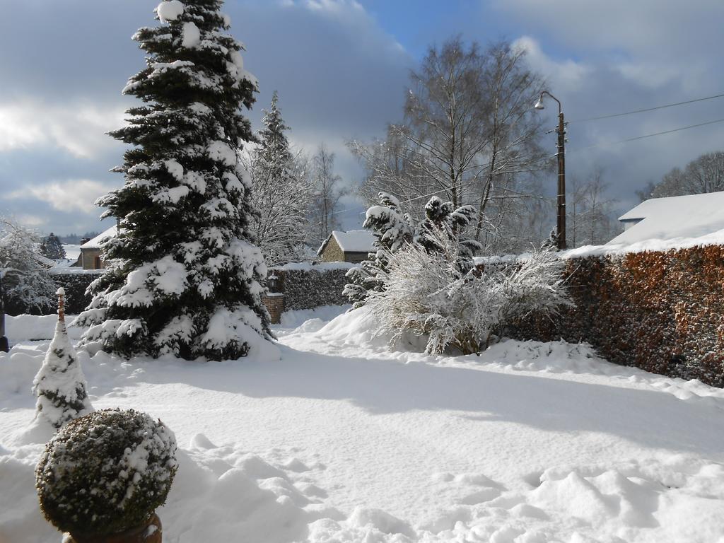 Le Bien-Aller Des Perets Hotell Saint-Hubert Exteriör bild