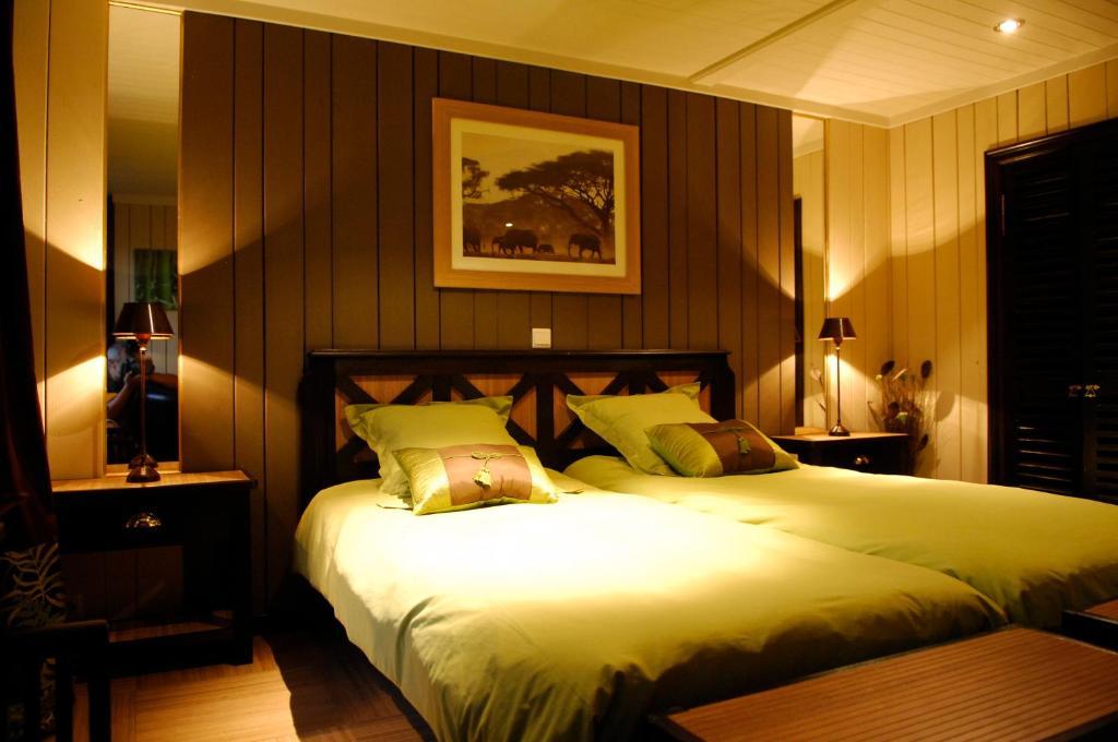 Le Bien-Aller Des Perets Hotell Saint-Hubert Rum bild