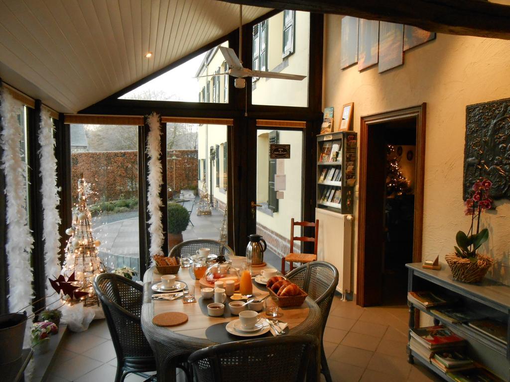 Le Bien-Aller Des Perets Hotell Saint-Hubert Exteriör bild